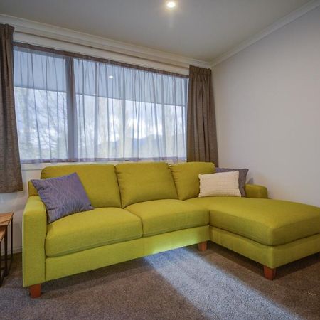Dusky Motels Te Anau Bagian luar foto