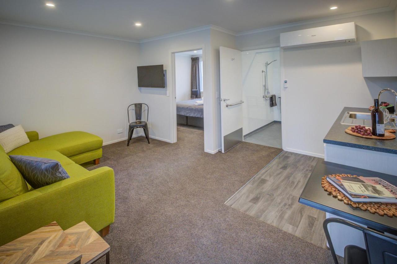 Dusky Motels Te Anau Bagian luar foto