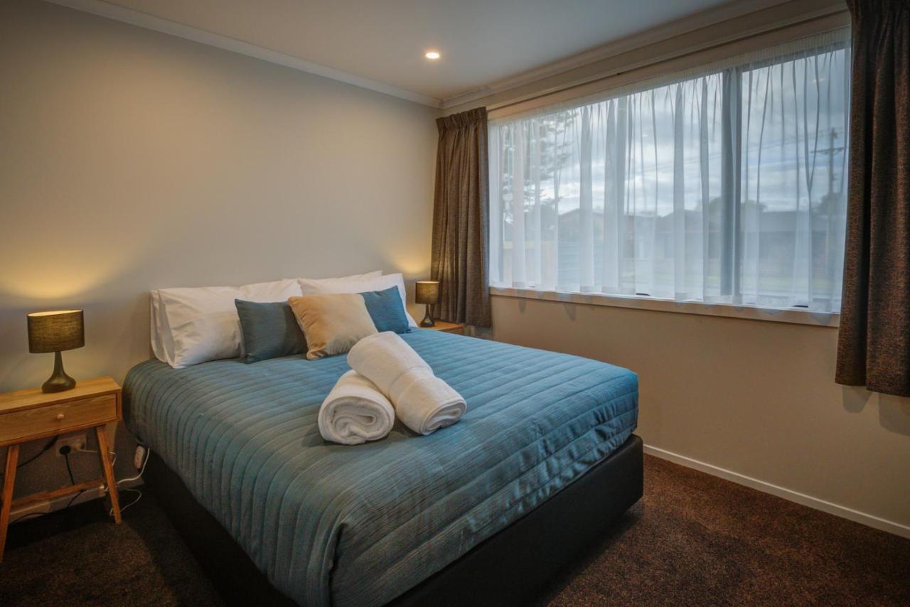 Dusky Motels Te Anau Bagian luar foto