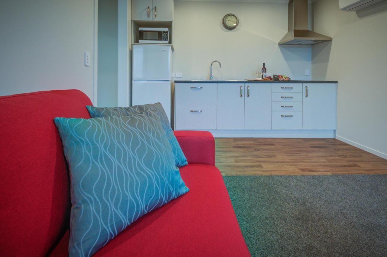 Dusky Motels Te Anau Bagian luar foto
