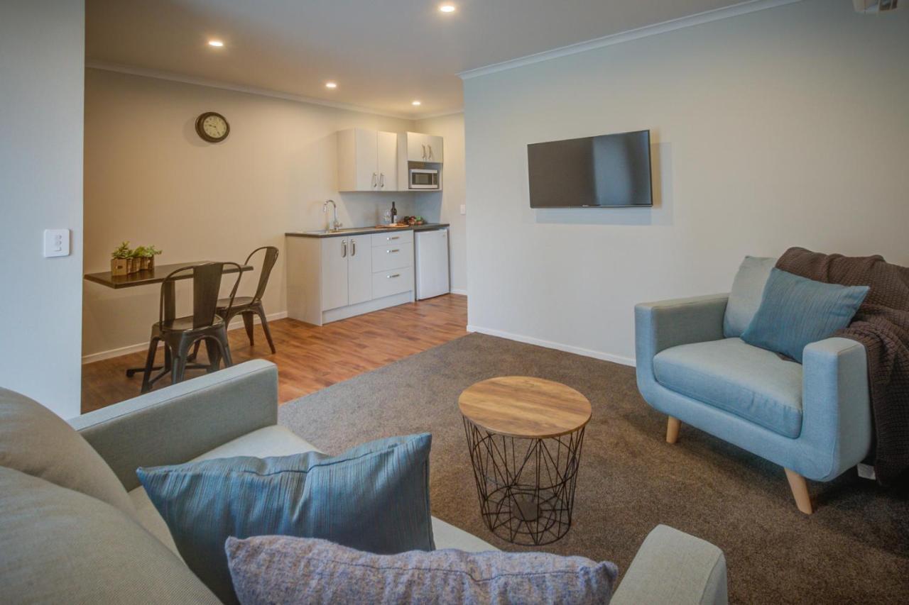 Dusky Motels Te Anau Bagian luar foto