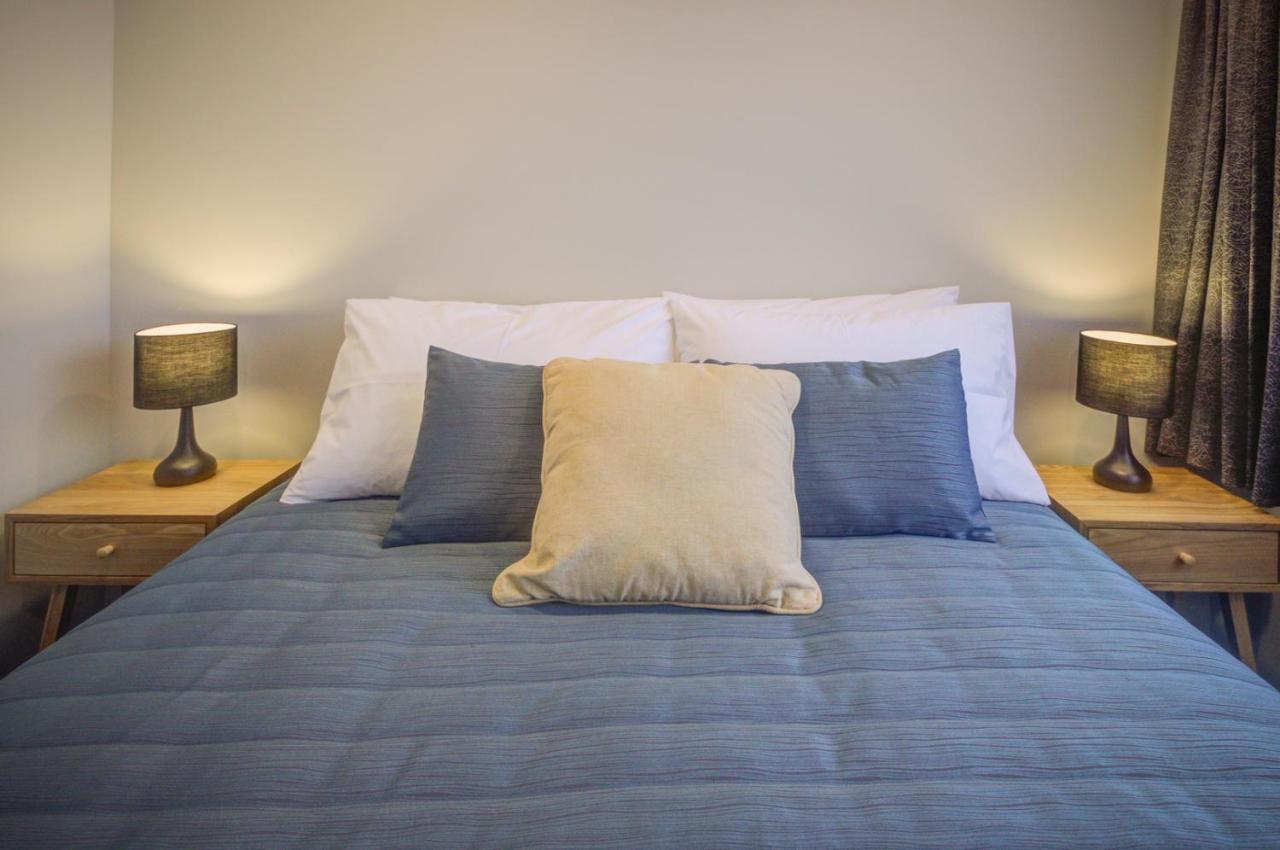 Dusky Motels Te Anau Bagian luar foto