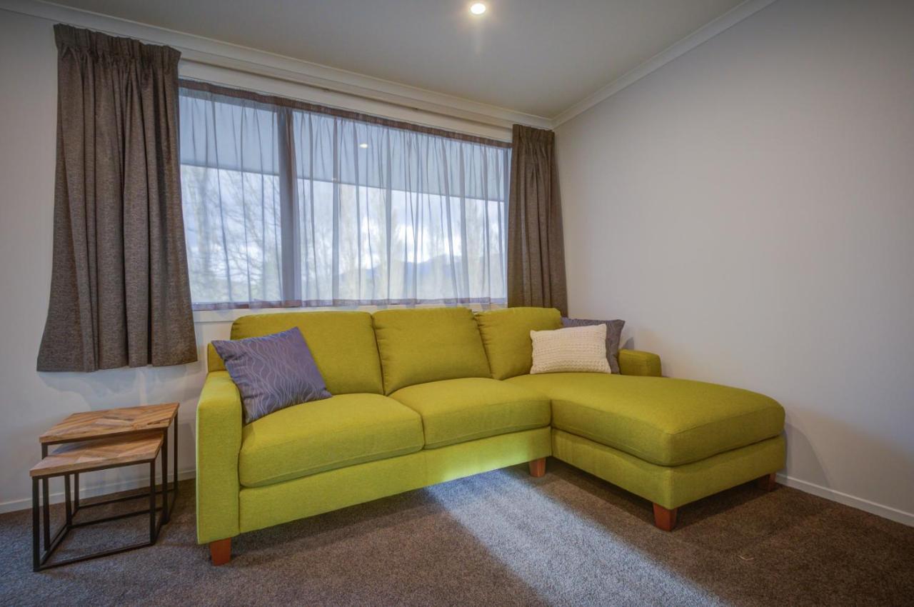 Dusky Motels Te Anau Bagian luar foto